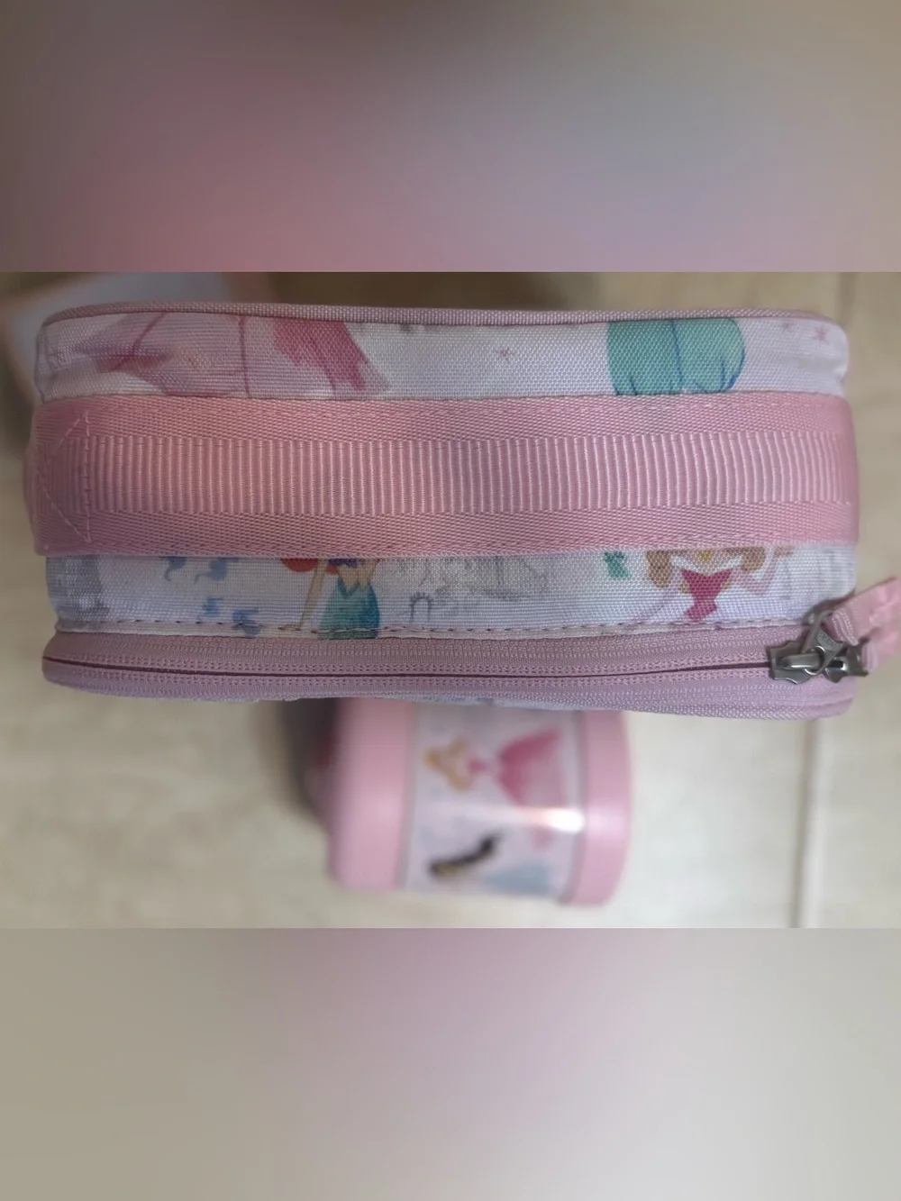 Disney Princess Castle Mackenzie Lunch Box and Hot/Cold Container - Picture 8 of 12